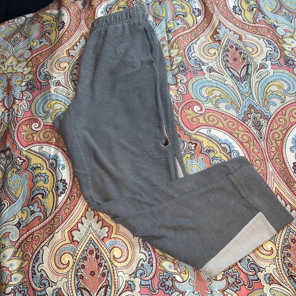 Nike Yoga Dri-FIT Youth XL Gray Jogger Pants Multi-Color Swoosh CZ2218-068